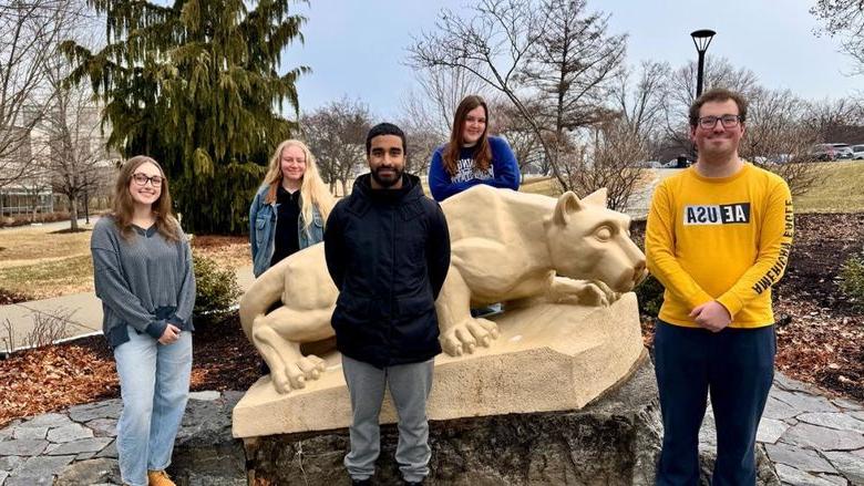 Berks benefitting THON students pose at Lion shrine.